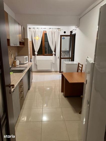 Apartament cu 2 camere decomandat, mobilat în Central