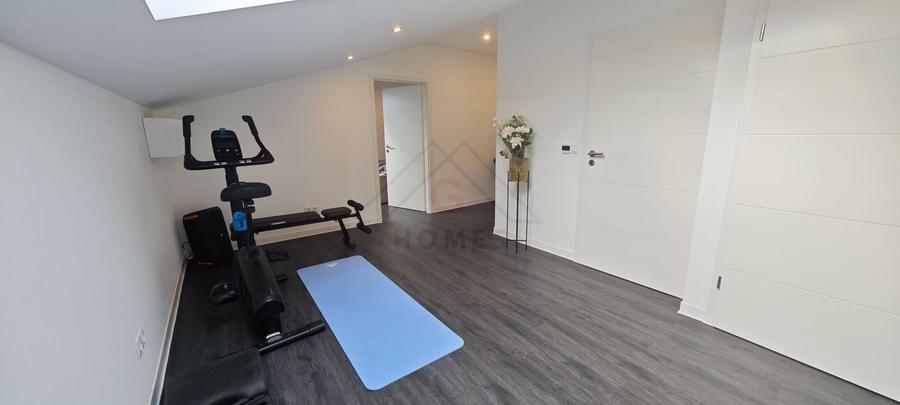 Duplex cu 5 camere cu Canalizare în Moșnița Nouă