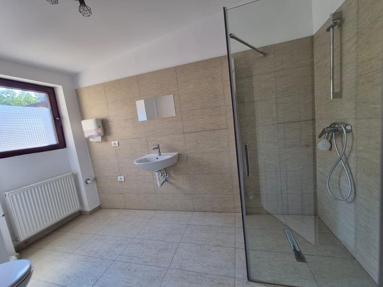 Duplex cu 9 camere cu Teren 100 Mp în Dorobanți