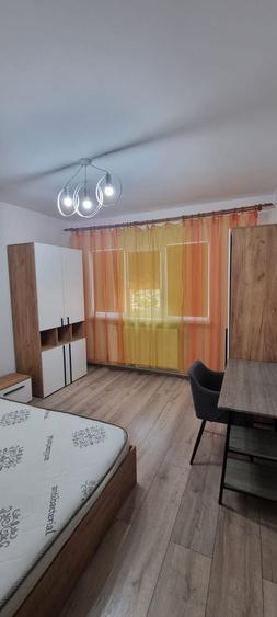 Apartament cu 3 camere decomandat în Albești