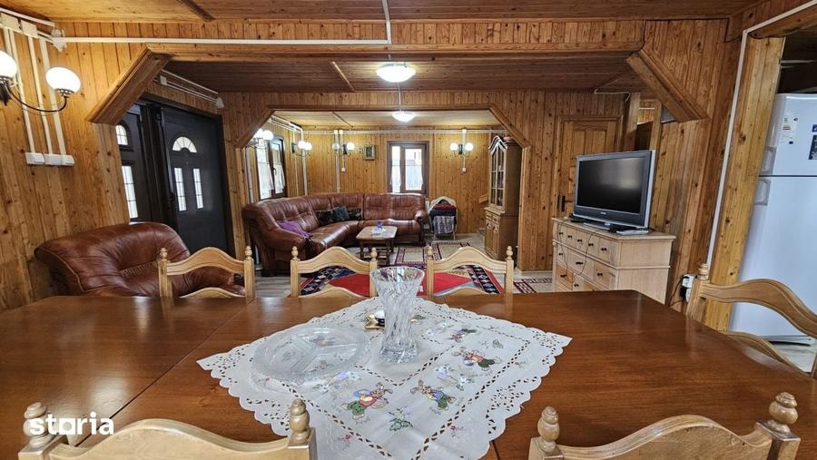 Casă cu 5 camere cu Teren 950 Mp în Bucium