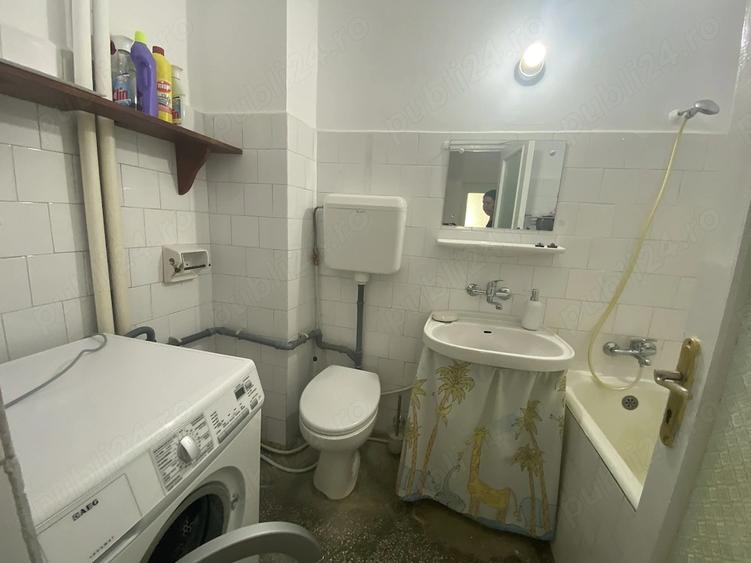 Apartament cu 3 camere decomandat, mobilat în Central