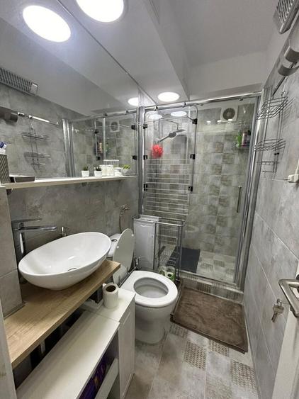Apartament cu 2 camere semidecomandat în Central