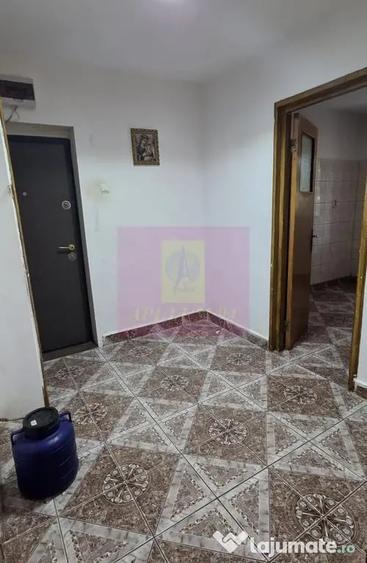 Apartament cu 2 camere decomandat în Poiana