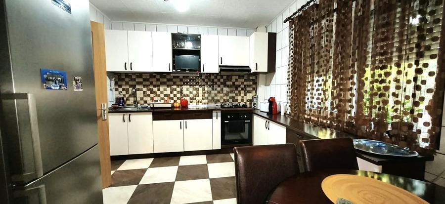 Apartament cu 2 camere în Decebal