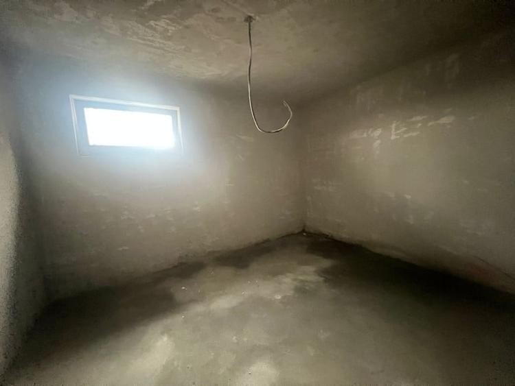 Casă individuală cu 6 camere cu Garaj în Dezmir