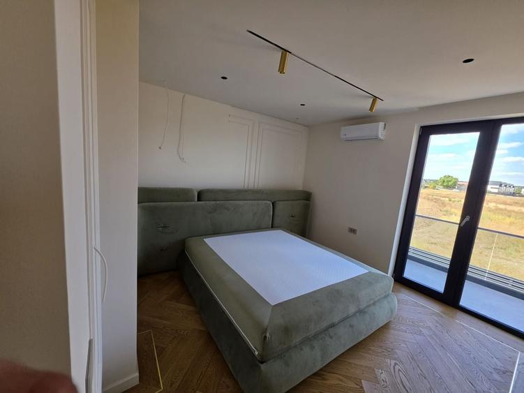 Casă cu 6 camere cu Canalizare în Tunari