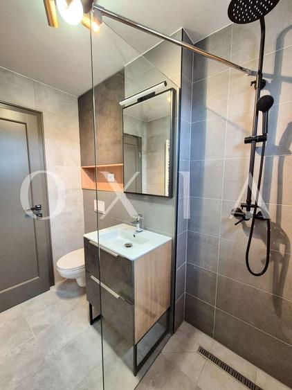 Apartament cu 3 camere semidecomandat, mobilat în Complex Studențesc
