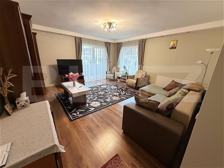 Apartament cu 3 camere decomandat, mobilat în Florești