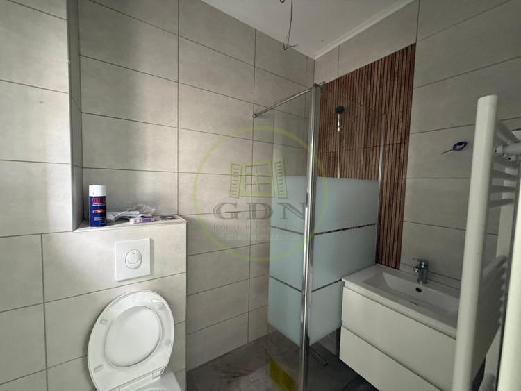 Casă individuală cu 4 camere cu Canalizare în Romanești