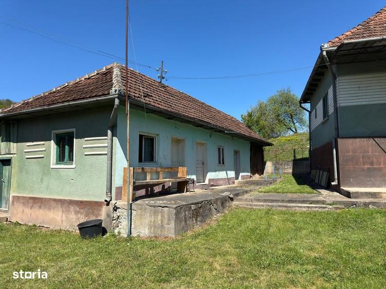 Casă cu 4 camere în Hărțăgani