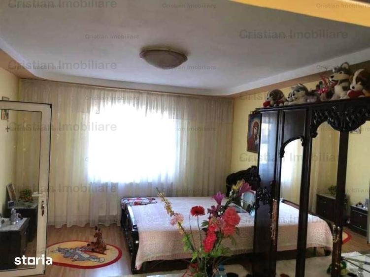 Casă cu 5 camere cu Teren 156 Mp în Lacu Dulce