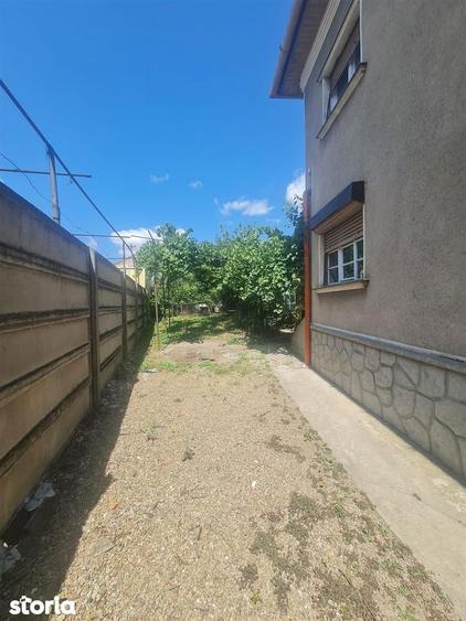 Casă cu 5 camere decomandat cu Teren 1600 Mp în Central