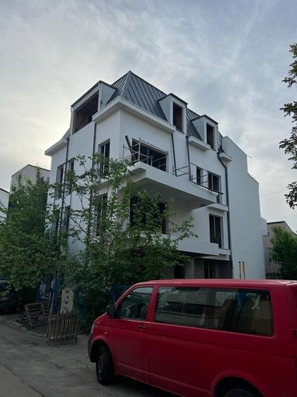 Apartament cu 4 camere decomandat în Dorobanți