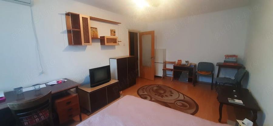 Garsonieră decomandată în Central