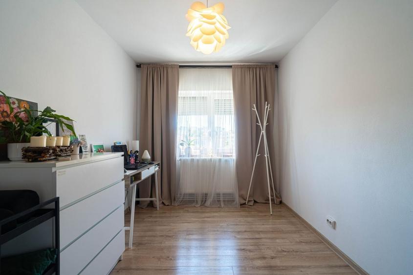 Apartament cu 5 camere decomandat, mobilat în Aurel Vlaicu