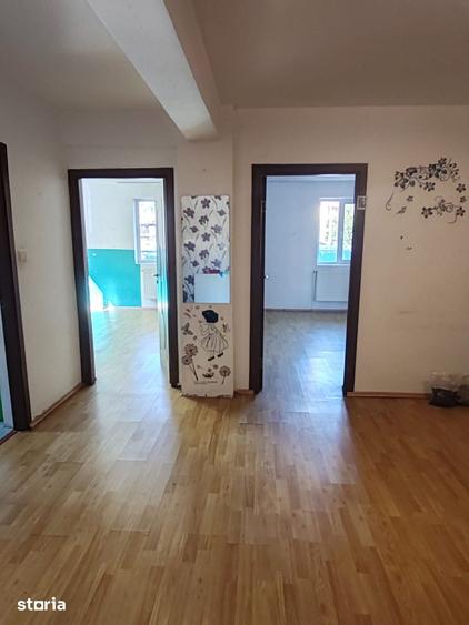 Apartament cu 3 camere în Unirea