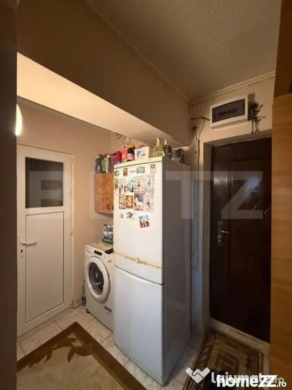 Apartament cu 3 camere nedecomandat, mobilat în Central