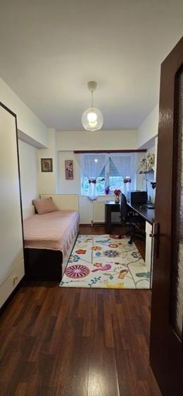 Apartament cu 3 camere decomandat, mobilat în Țiglina 1