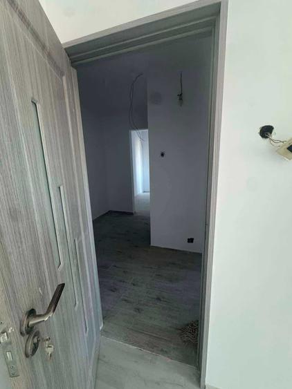 Apartament cu 3 camere decomandat în Micro 14