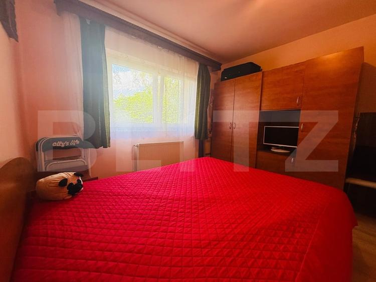 Apartament cu 4 camere semidecomandat, mobilat în Tractorul