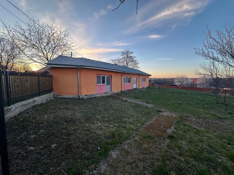 Casă cu 4 camere în Broscăuți