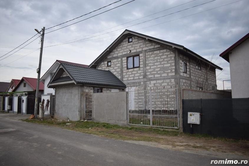 Casă cu 5 camere cu Teren 300 Mp în Lumina