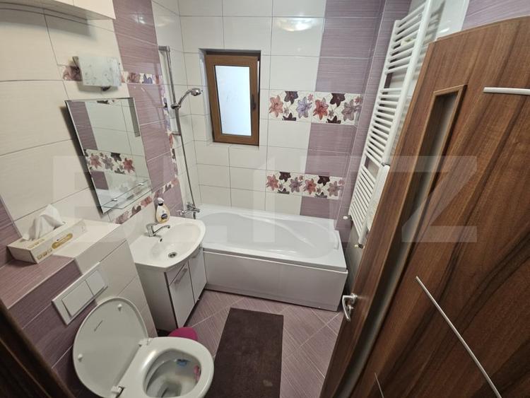 Apartament cu 2 camere semidecomandat, mobilat în Podu Roș
