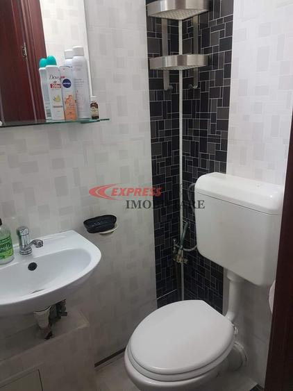 Apartament cu 3 camere decomandat în Dristor