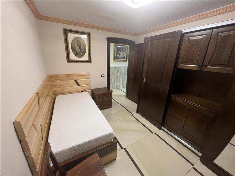 Apartament cu 3 camere decomandat, mobilat în Brăilei