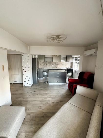 Apartament cu 3 camere decomandat în Hârșova
