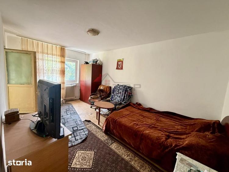 Apartament cu 2 camere decomandat în Podul de Fier