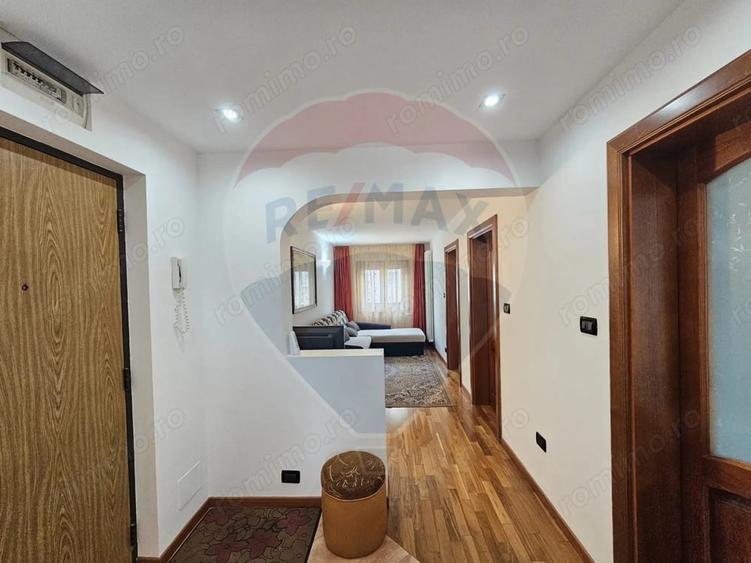 Apartament cu 3 camere decomandat în Central