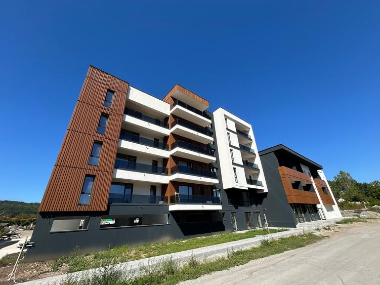 Apartament cu 2 camere decomandat în Sud