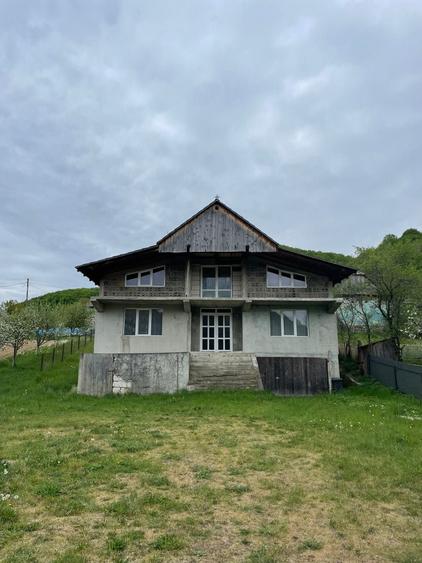 Casă cu 4 camere în Bologa