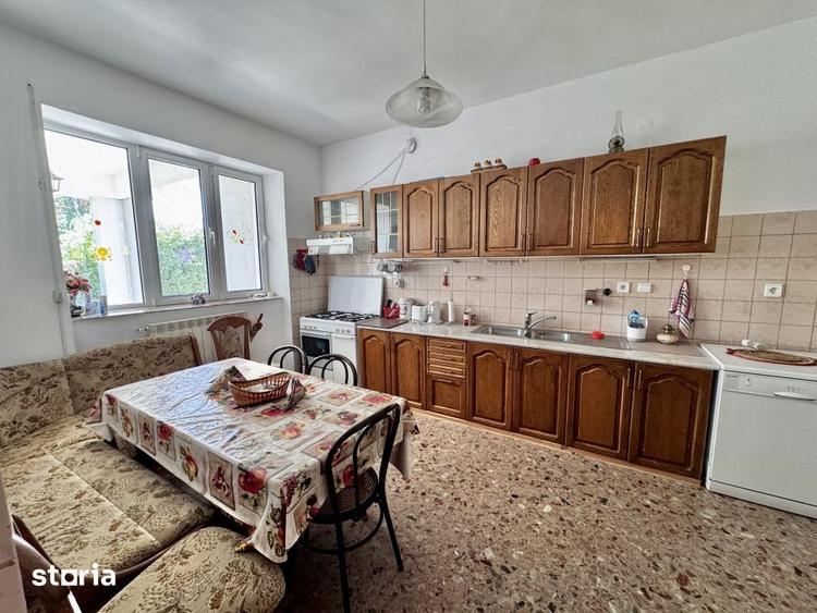 Casă cu 7 camere cu Teren 1150 Mp în Gruiu