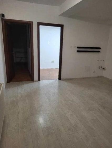 Spațiu comercial, de 56 mp, în Trocadero
