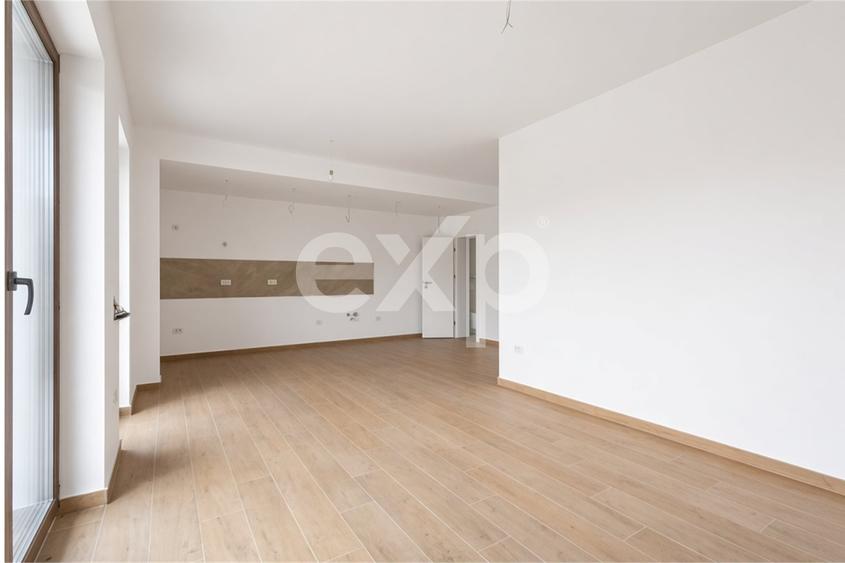 Duplex cu 4 camere cu Canalizare în Covaci