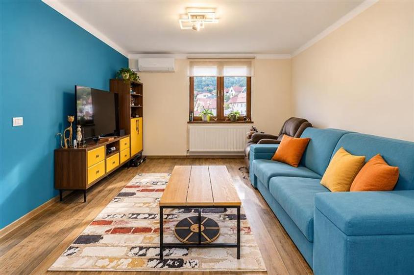 Apartament cu 3 camere decomandat, mobilat în Centrul Istoric