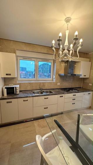 Apartament cu 3 camere decomandat în Herăstrău