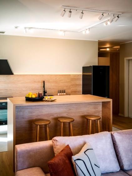Apartament cu 4 camere decomandat, mobilat în Take Ionescu
