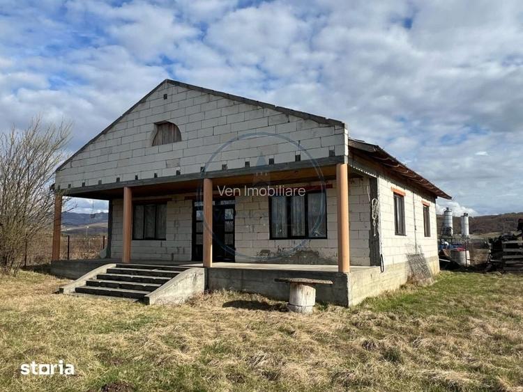 Casa la rosu in Livezile doar 47.000
