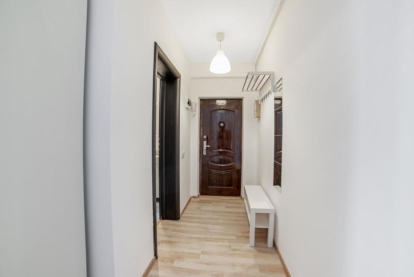 Apartament cu 2 camere decomandat, mobilat în Roșu