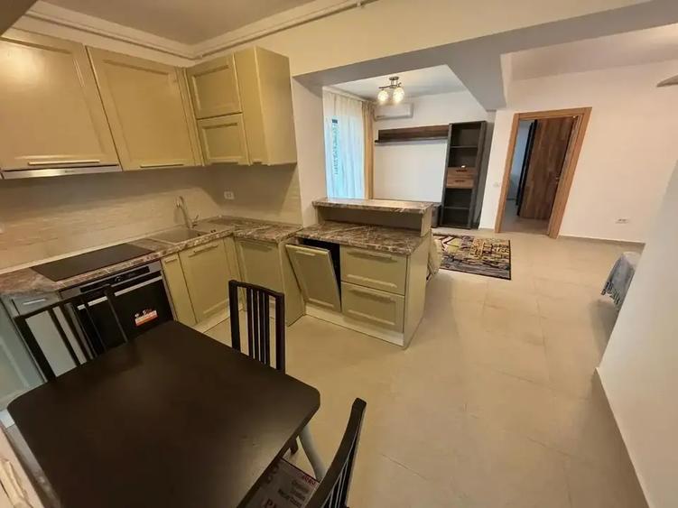 Apartament cu 2 camere semidecomandat, mobilat în Moșilor