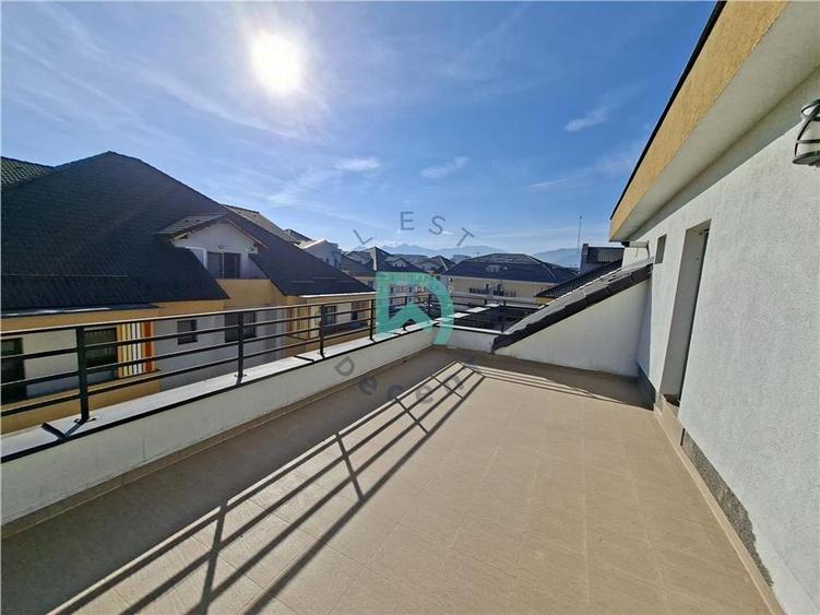 Apartament cu 4 camere decomandat în Tractorul