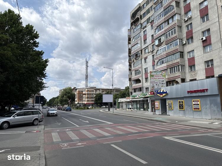 Apartament cu 5 camere decomandat în Exterior Vest
