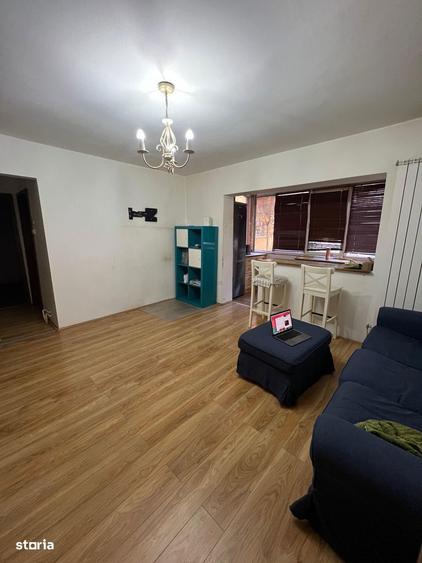 Apartament cu 3 camere semidecomandat, mobilat în Simion Bărnuțiu