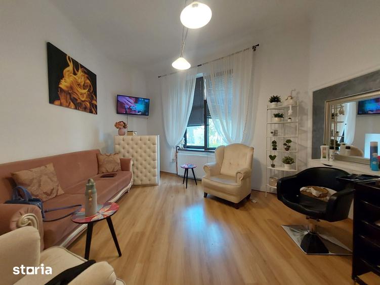 Apartament cu 4 camere, mobilat în Dacia