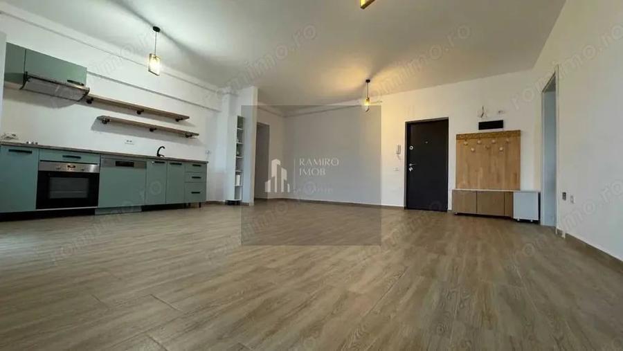 Apartament cu 3 camere semidecomandat în Metalurgiei