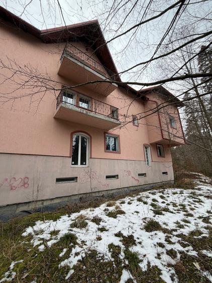 Casă cu 6 camere cu Teren 522 Mp în Exterior Nord